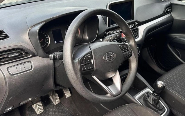 imagem-https://www.socarrao.com.br/sc-vehicle-images-prod/1725560/1779720181073-NzkyODEyMV8xMl9CX2RiNzIwMTUwZTkuanBlZw.jpeg