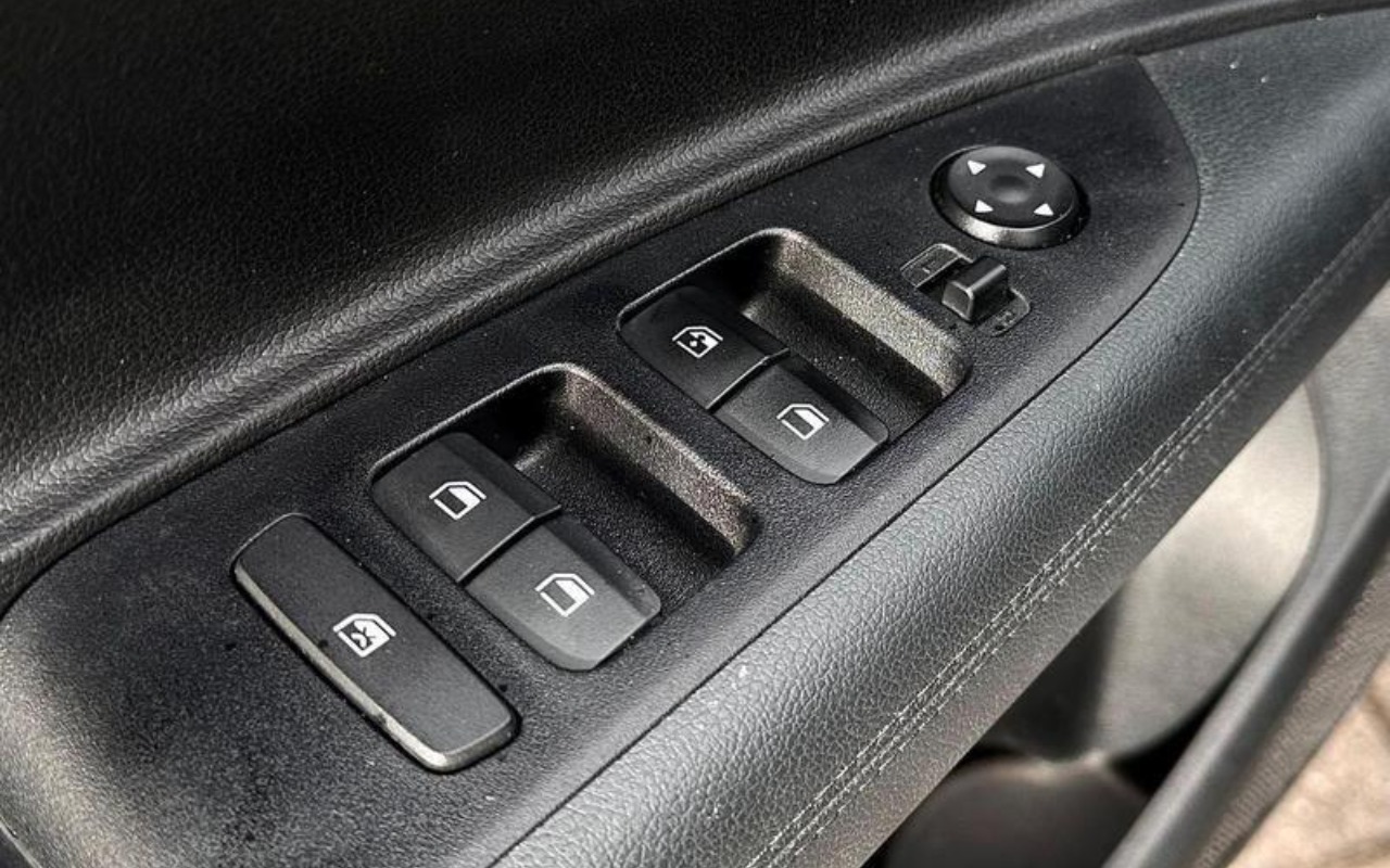 imagem-https://www.socarrao.com.br/sc-vehicle-images-prod/1725560/1779720181265-NzkyODEyMV83X0JfYzczMzE2N2NkYS5qcGVn.jpeg