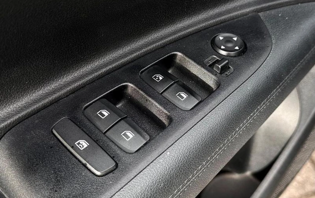 imagem-https://www.socarrao.com.br/sc-vehicle-images-prod/1725560/1779720181265-NzkyODEyMV83X0JfYzczMzE2N2NkYS5qcGVn.jpeg