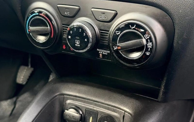 imagem-https://www.socarrao.com.br/sc-vehicle-images-prod/1725560/1779720181419-NzkyODEyMV85X0JfNWYyZmZiZWI2ZS5qcGVn.jpeg