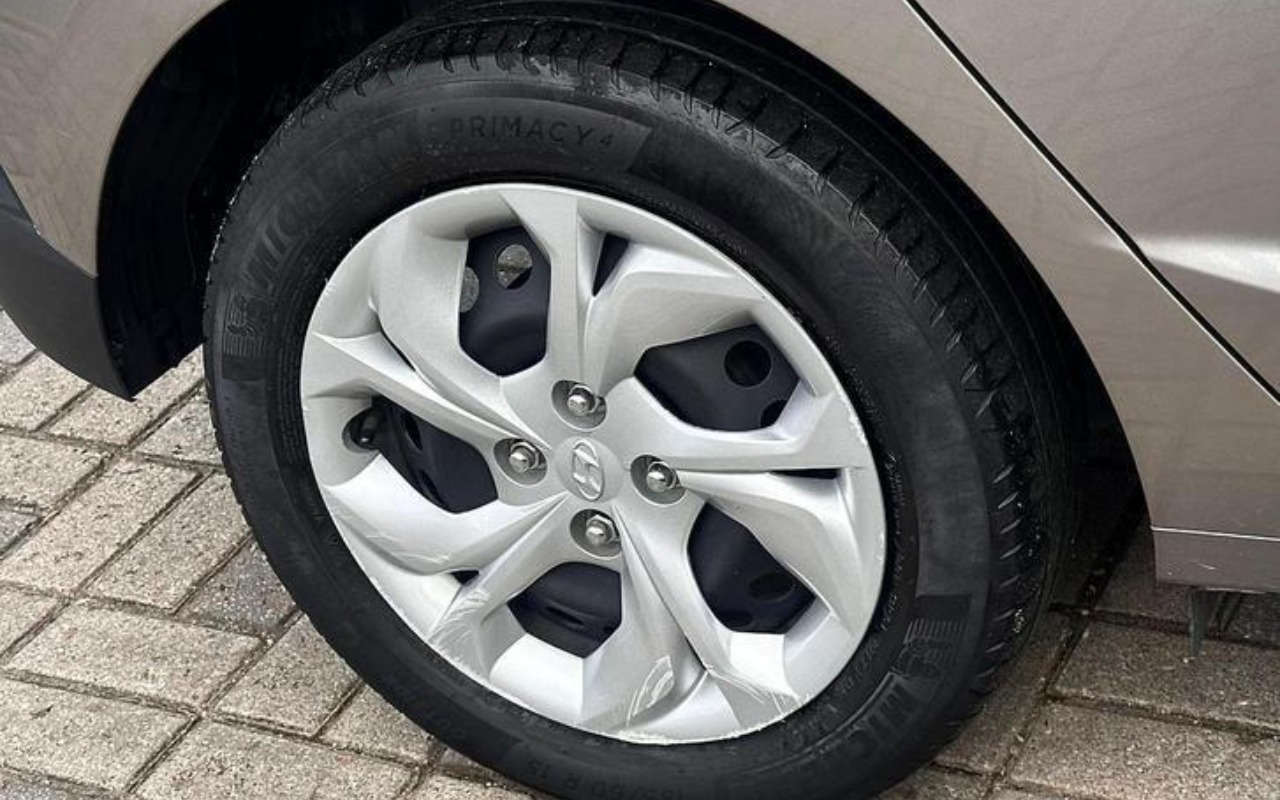 imagem-https://www.socarrao.com.br/sc-vehicle-images-prod/1725560/1779720182307-NzkyODEyMV8wX0JfZjEzY2ExMzE4MC5qcGVn.jpeg