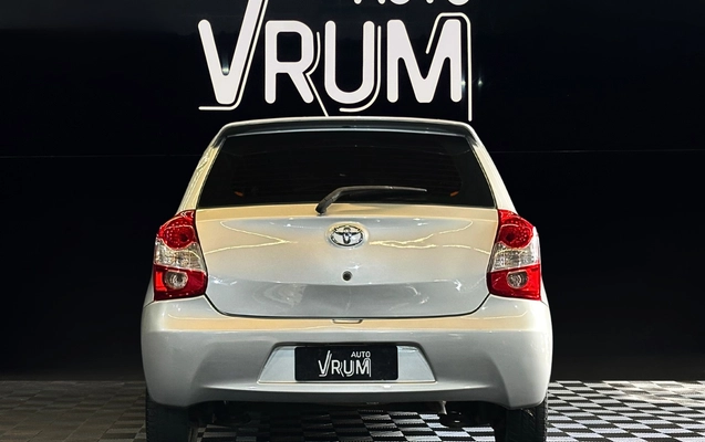 imagem-https://www.socarrao.com.br/sc-vehicle-images-prod/1725656/1779720604265-5_113005.jpg