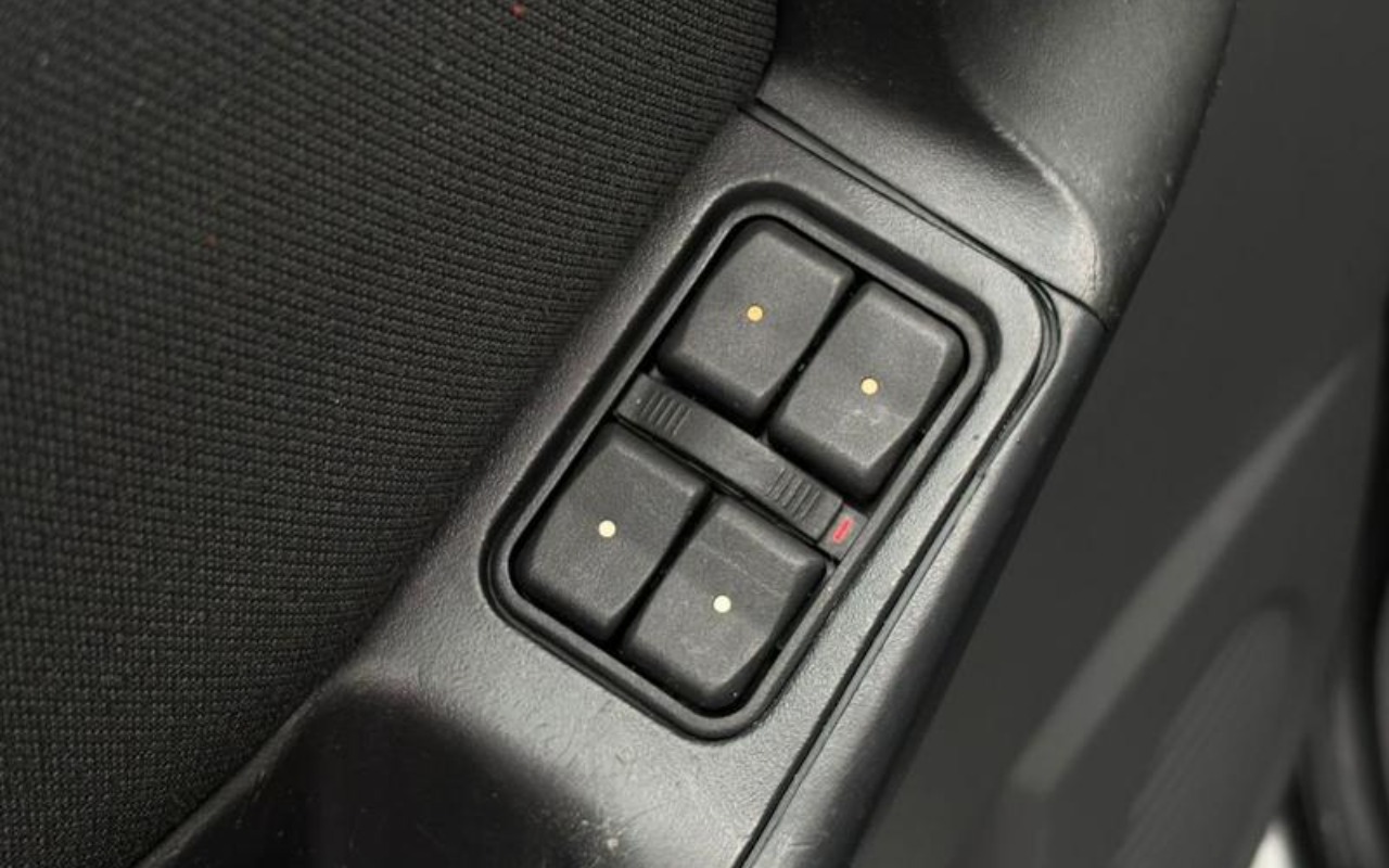 imagem-https://www.socarrao.com.br/sc-vehicle-images-prod/1725782/1779720719519-ODA0ODY0Nl80X0JfMTIzYjE1YzY0OC5qcGVn.jpeg