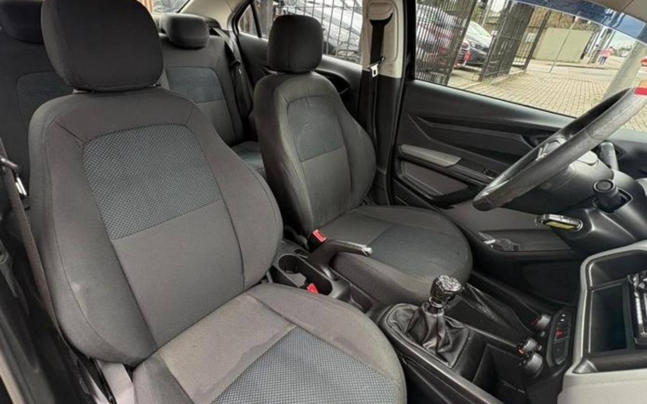imagem-https://www.socarrao.com.br/sc-vehicle-images-prod/1726030/1779720970171-Nzk4OTM4NV8wX0JfMTMyZWRkNTcyYy5qcGVn.jpeg
