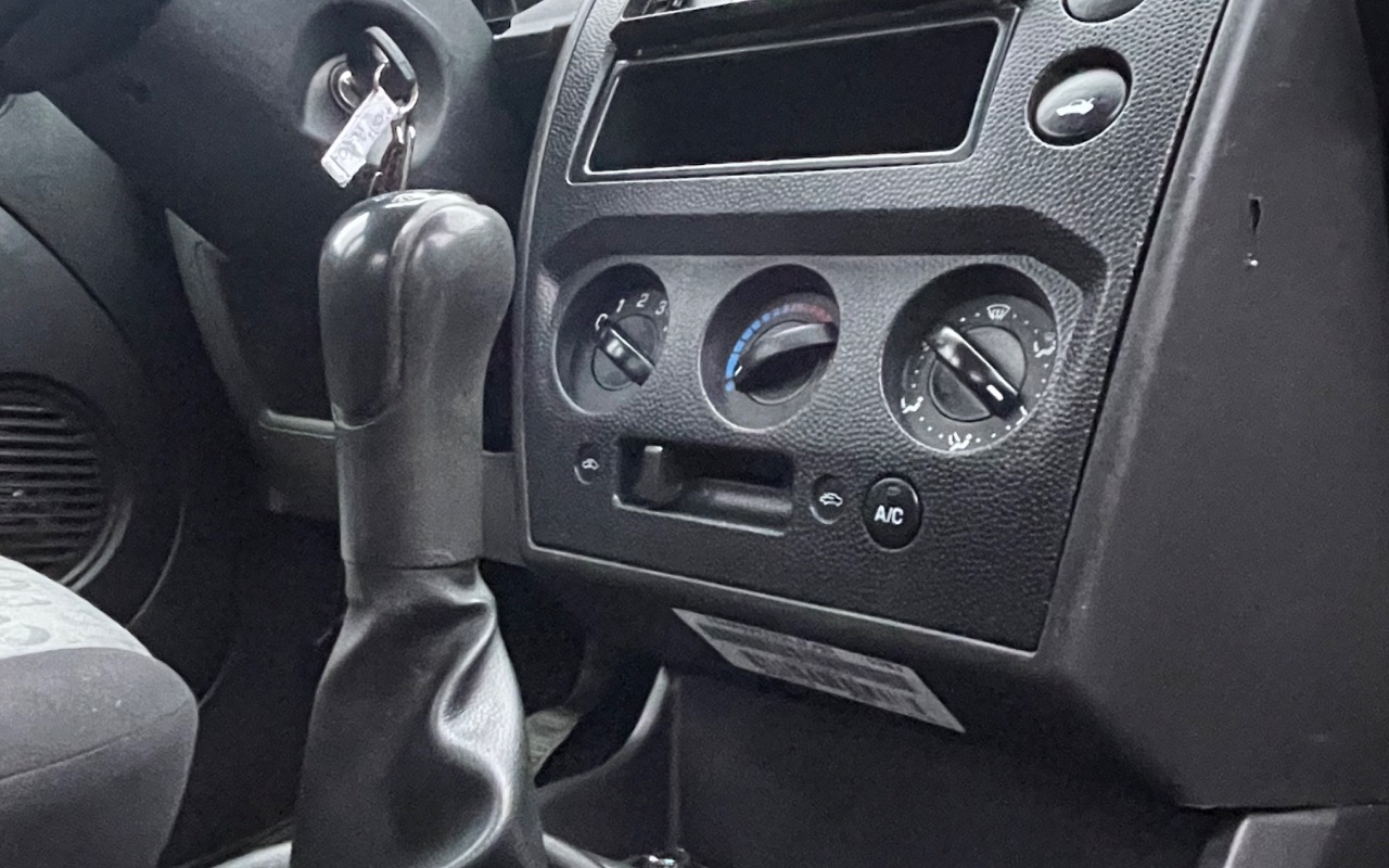 imagem-https://www.socarrao.com.br/sc-vehicle-images-prod/1726528/1779723023037-SU1HXzQxMDIuanBlZw.jpeg