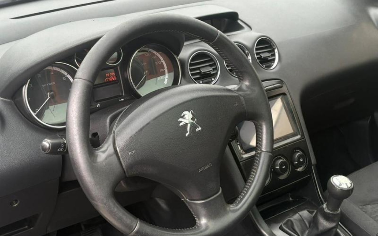 imagem-https://www.socarrao.com.br/sc-vehicle-images-prod/1727715/1779724321173-ODA3MjUxN180X0JfY2IyZTEwMGUzMC5qcGVn.jpeg