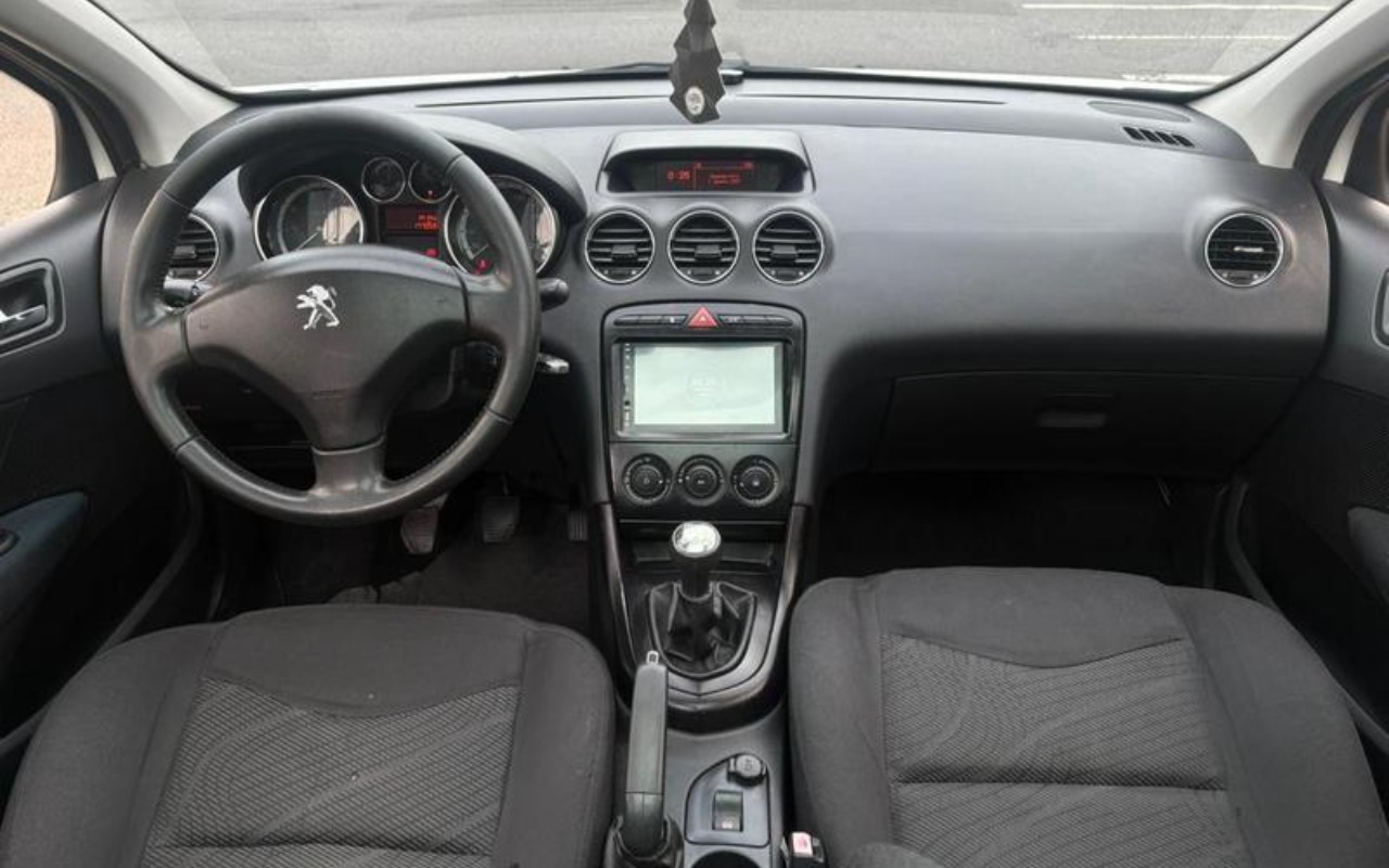 imagem-https://www.socarrao.com.br/sc-vehicle-images-prod/1727715/1779724321309-ODA3MjUxN180X0JfNGQ3N2Y1MzA1ZS5qcGVn.jpeg