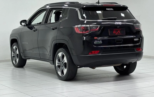 imagem-https://www.socarrao.com.br/sc-vehicle-images-prod/1728036/1789151556568-8055513_4_B_15b63b517a.jpeg