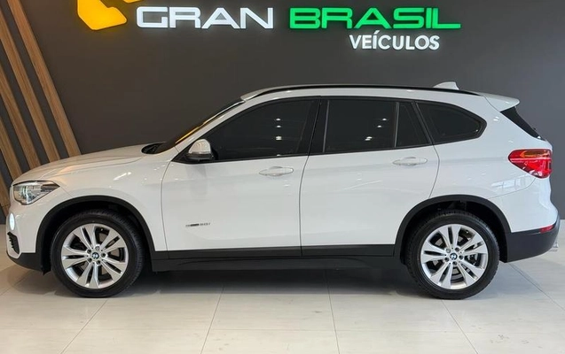 imagem-https://www.socarrao.com.br/sc-vehicle-images-prod/1729166/1790869120521-8120229_15_B_543933cb21.jpeg