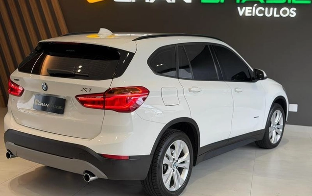 imagem-https://www.socarrao.com.br/sc-vehicle-images-prod/1729166/1790869120524-8120229_15_B_7d9babea44.jpeg