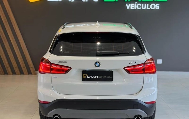 imagem-https://www.socarrao.com.br/sc-vehicle-images-prod/1729166/1790869120527-8120229_18_B_75c0704dd5.jpeg
