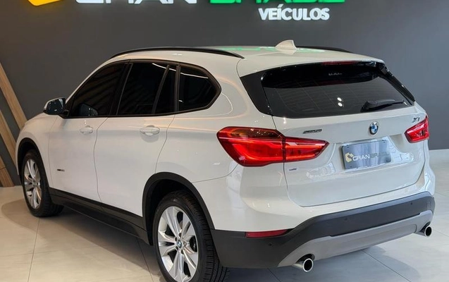 imagem-https://www.socarrao.com.br/sc-vehicle-images-prod/1729166/1790869120530-8120229_12_B_e260813314.jpeg