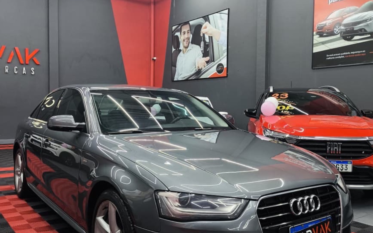 Audi A4 1.8 Tip./ Multitronic Turbo na cor Cinza em Fazenda Rio Grande / PR - 1731655