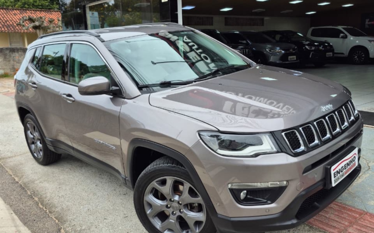 Jeep Compass LONGITUDE 2.0 4x2 Flex 16V Aut. na cor Cinza em Florianópolis / SC - 1732237