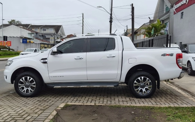 imagem-https://www.socarrao.com.br/sc-vehicle-images-prod/1732587/1789133674329-PiEUasRXqRyWPicvYZhavNYVyhh6WwXR.jpg