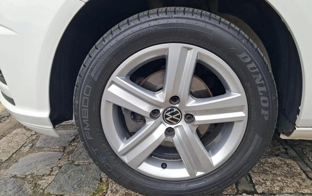 imagem-https://www.socarrao.com.br/sc-vehicle-images-prod/1732757/1785588132347-8120335_0_B_e85495a11c.jpeg