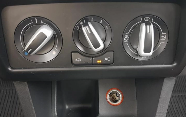 imagem-https://www.socarrao.com.br/sc-vehicle-images-prod/1733883/1784818169818-8117308_10_B_b22959b038.jpeg
