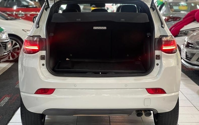 imagem-https://www.socarrao.com.br/sc-vehicle-images-prod/1734009/1786755579311-8121788_14_B_fd7ede93d6.jpeg