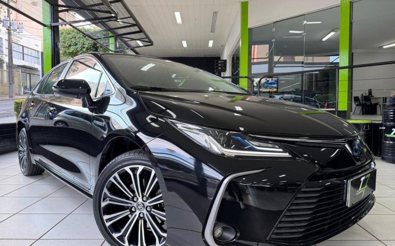Toyota Corolla ALTIS/A.Premiu. 2.0 Flex 16V Aut na cor Preto em Londrina / PR - 1734386