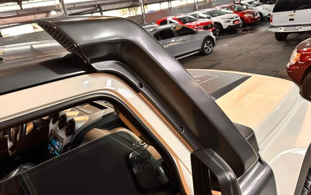 imagem-https://www.socarrao.com.br/sc-vehicle-images-prod/1734756/1788975874528-8122001_18_B_d0eb6fc726.jpeg