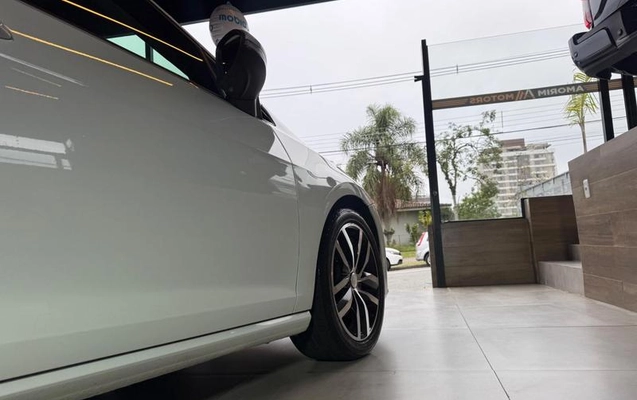 imagem-https://www.socarrao.com.br/sc-vehicle-images-prod/1737757/1785329132146-8114191_8_B_21c370daf0.jpeg