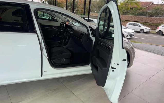 imagem-https://www.socarrao.com.br/sc-vehicle-images-prod/1737757/1785329132147-8114191_14_B_97f38dad36.jpeg