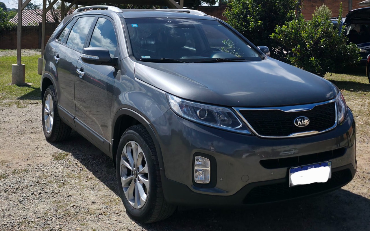 Kia Sorento 2.4 16V 4x2 Aut. 2014 Cinza — foto 1 de 3