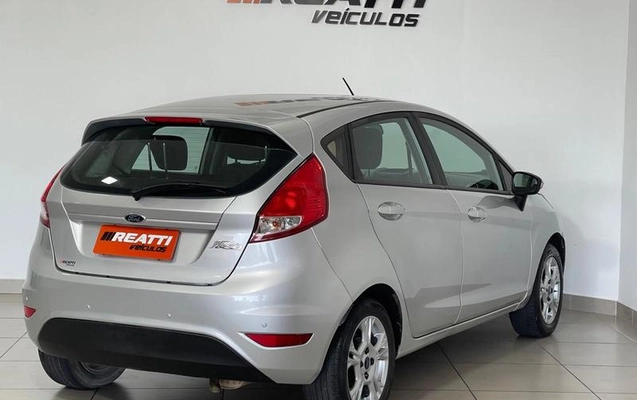 imagem-https://www.socarrao.com.br/sc-vehicle-images-prod/1755855/1788466217374-8098407_8_B_d25493c07a.jpeg
