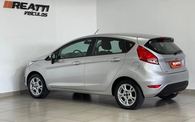 imagem-https://www.socarrao.com.br/sc-vehicle-images-prod/1755855/1788466217376-8098407_9_B_5e46240df6.jpeg