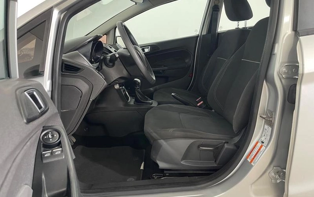 imagem-https://www.socarrao.com.br/sc-vehicle-images-prod/1755855/1788466217381-8098407_13_B_600bdca29b.jpeg