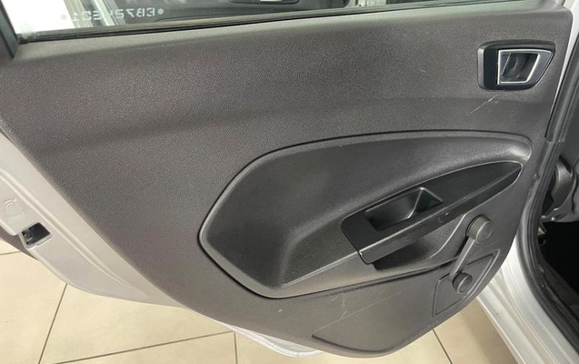 imagem-https://www.socarrao.com.br/sc-vehicle-images-prod/1755855/1788466217383-8098407_14_B_ac9f6fb9b2.jpeg
