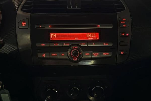 imagem-https://www.socarrao.com.br/sc-vehicle-images-prod/1756777/1784052581400-8006544_6_B_00c98a3c54.jpeg