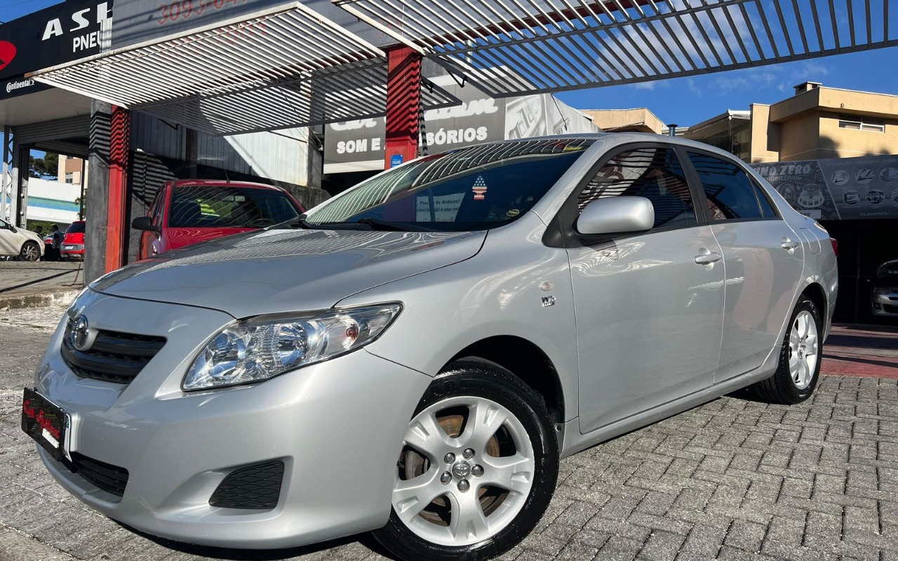 Toyota Corolla GLi 1.8 Flex 16V Mec. na cor Prata em Curitiba / PR - 1756940