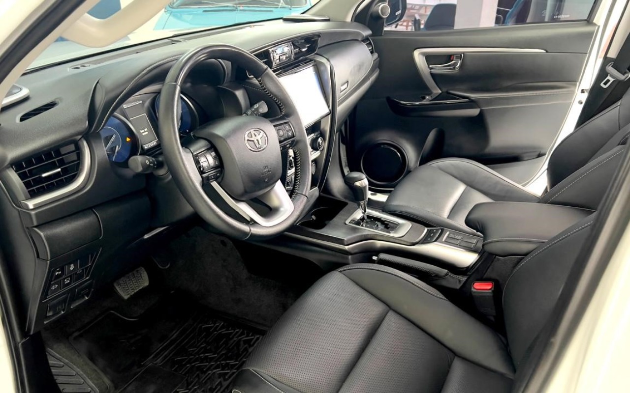 imagem-https://www.socarrao.com.br/sc-vehicle-images-prod/1757117/1780075807540-OC5qcGVn.jpeg