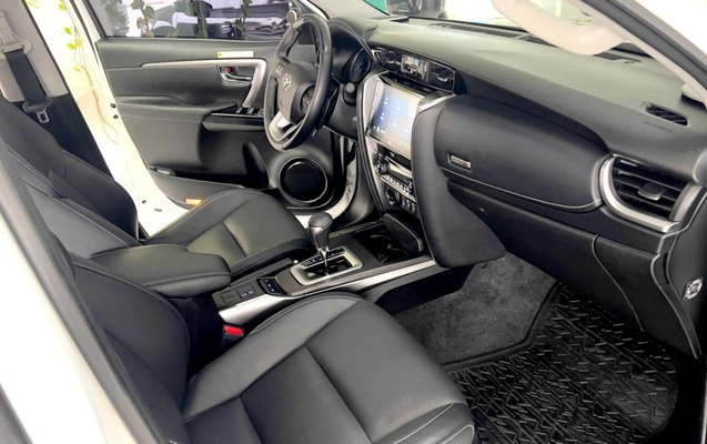 imagem-https://www.socarrao.com.br/sc-vehicle-images-prod/1757117/1780075807890-MTAuanBlZw.jpeg