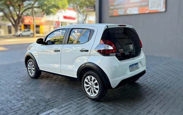 imagem-https://www.socarrao.com.br/sc-vehicle-images-prod/1757423/1779805054465-8123493_0_B_eb739f7834.jpeg