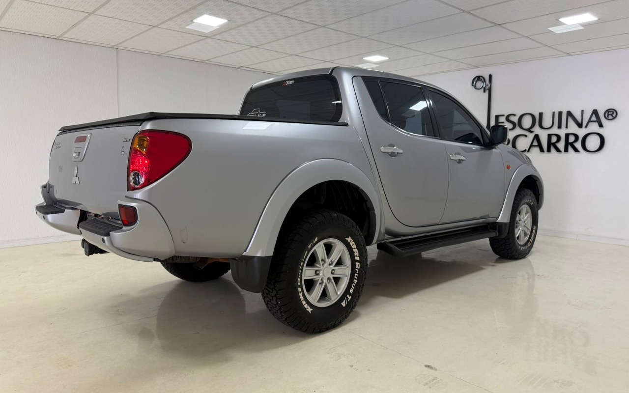 imagem-https://www.socarrao.com.br/sc-vehicle-images-prod/1757903/1779806175196-V2hhdHNBcHAgSW1hZ2UgMjAyNi0wMi0xOCBhdCAxNC4yMy4zNy5qcGVn.jpeg