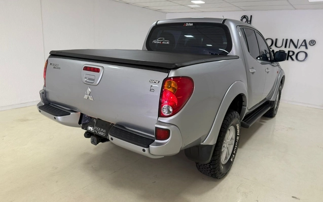 imagem-https://www.socarrao.com.br/sc-vehicle-images-prod/1757903/1779806175305-V2hhdHNBcHAgSW1hZ2UgMjAyNi0wMi0xOCBhdCAxNC4yMy4zNyAoMSkuanBlZw.jpeg