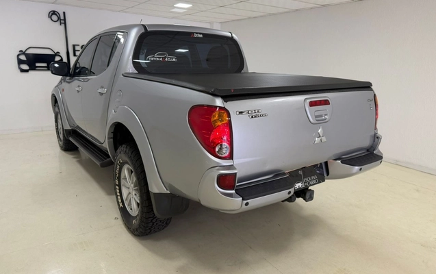 imagem-https://www.socarrao.com.br/sc-vehicle-images-prod/1757903/1779806175356-V2hhdHNBcHAgSW1hZ2UgMjAyNi0wMi0xOCBhdCAxNC4yMy4zNyAoMikuanBlZw.jpeg