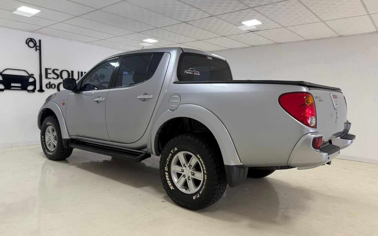 imagem-https://www.socarrao.com.br/sc-vehicle-images-prod/1757903/1779806175411-V2hhdHNBcHAgSW1hZ2UgMjAyNi0wMi0xOCBhdCAxNC4yMy4zNyAoMykuanBlZw.jpeg