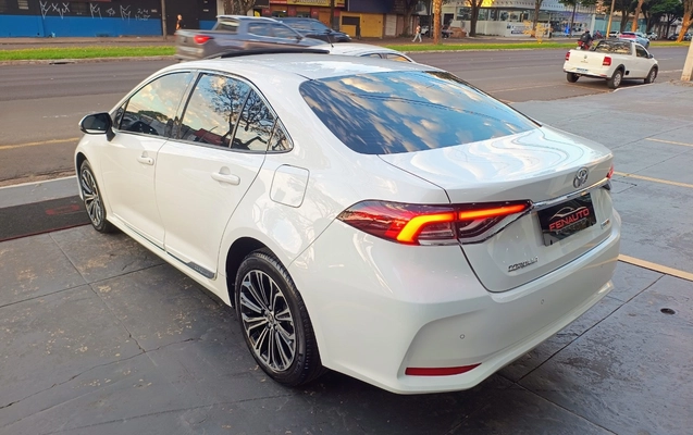 imagem-https://www.socarrao.com.br/sc-vehicle-images-prod/1758369/1779807832745-VE9ZT1RBIENPUk9MTEEgQUxUSVMgMi4wIDIwMjMgQlJBTkNPIDUuanBn.jpg