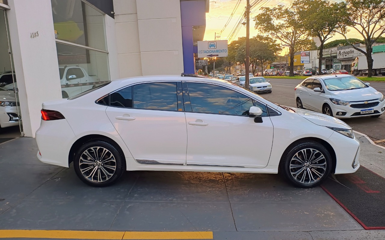 imagem-https://www.socarrao.com.br/sc-vehicle-images-prod/1758369/1779807832923-VE9ZT1RBIENPUk9MTEEgQUxUSVMgMi4wIDIwMjMgQlJBTkNPIDguanBn.jpg