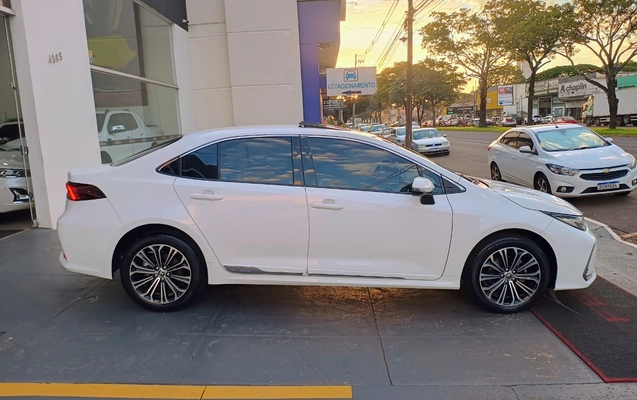 imagem-https://www.socarrao.com.br/sc-vehicle-images-prod/1758369/1779807832923-VE9ZT1RBIENPUk9MTEEgQUxUSVMgMi4wIDIwMjMgQlJBTkNPIDguanBn.jpg