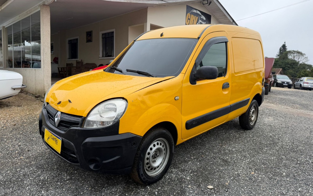 Renault Kangoo Express Hi-Flex 1.6 16V na cor Amarelo em Campo Largo / PR - 1760373