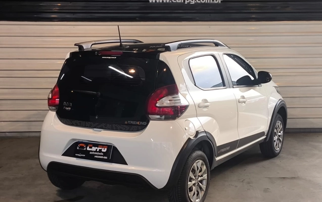 imagem-https://www.socarrao.com.br/sc-vehicle-images-prod/1761294/1779819170935-1_023445.jpg