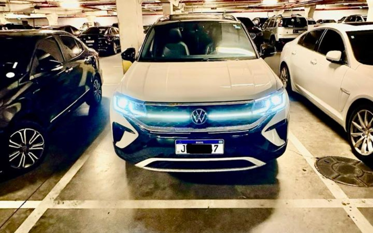 imagem-https://www.socarrao.com.br/sc-vehicle-images-prod/1762705/1779826072302-YTExNDIxYzItMTMwYi00ZDAzLWIwODMtZjk3ZTg0M2MzZjRhLmpwZw.jpg