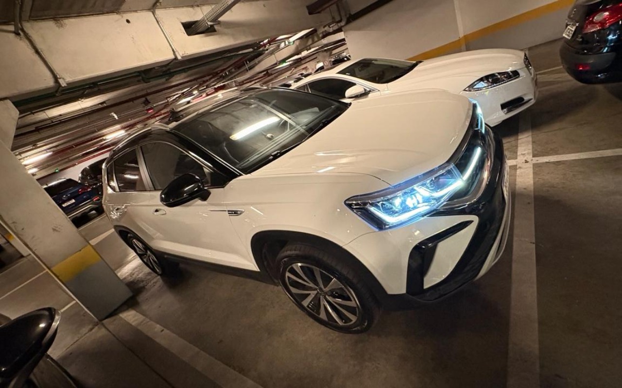 imagem-https://www.socarrao.com.br/sc-vehicle-images-prod/1762705/1779826072348-MzY0NDk3YWUtMTY2Yi00OTIyLTkwNmEtNGEwODU1MDVmNWM4LmpwZw.jpg