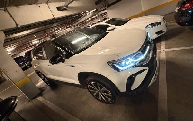 imagem-https://www.socarrao.com.br/sc-vehicle-images-prod/1762705/1779826072348-MzY0NDk3YWUtMTY2Yi00OTIyLTkwNmEtNGEwODU1MDVmNWM4LmpwZw.jpg