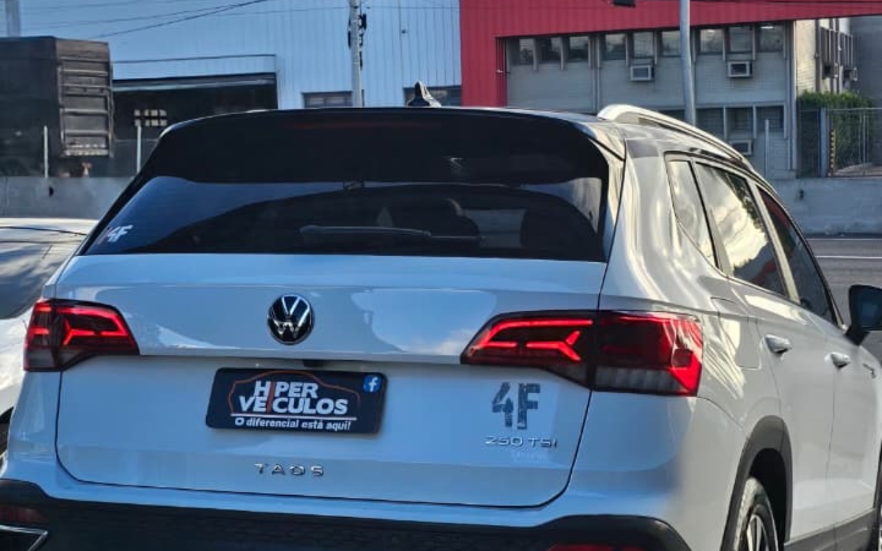 imagem-https://www.socarrao.com.br/sc-vehicle-images-prod/1762705/1779998781148-YWViMmVlOGEtMmJmYS00NTZjLWIzMzctMmRjNjdmYzQ3ZTkwLmpwZw.jpg