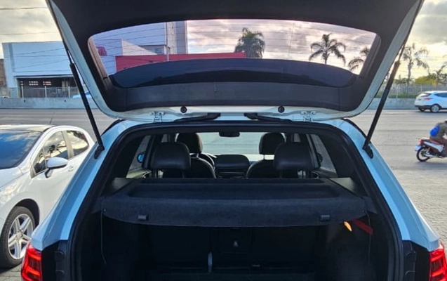 imagem-https://www.socarrao.com.br/sc-vehicle-images-prod/1762705/1779998781255-YzBmNWRmNzQtOTI0Ni00N2UyLTg2YTItNWFhM2Y3YWZiZDU1LmpwZw.jpg